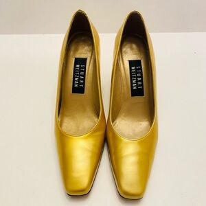 Stuart Weitzman Women's Yellow Pumps, 6
